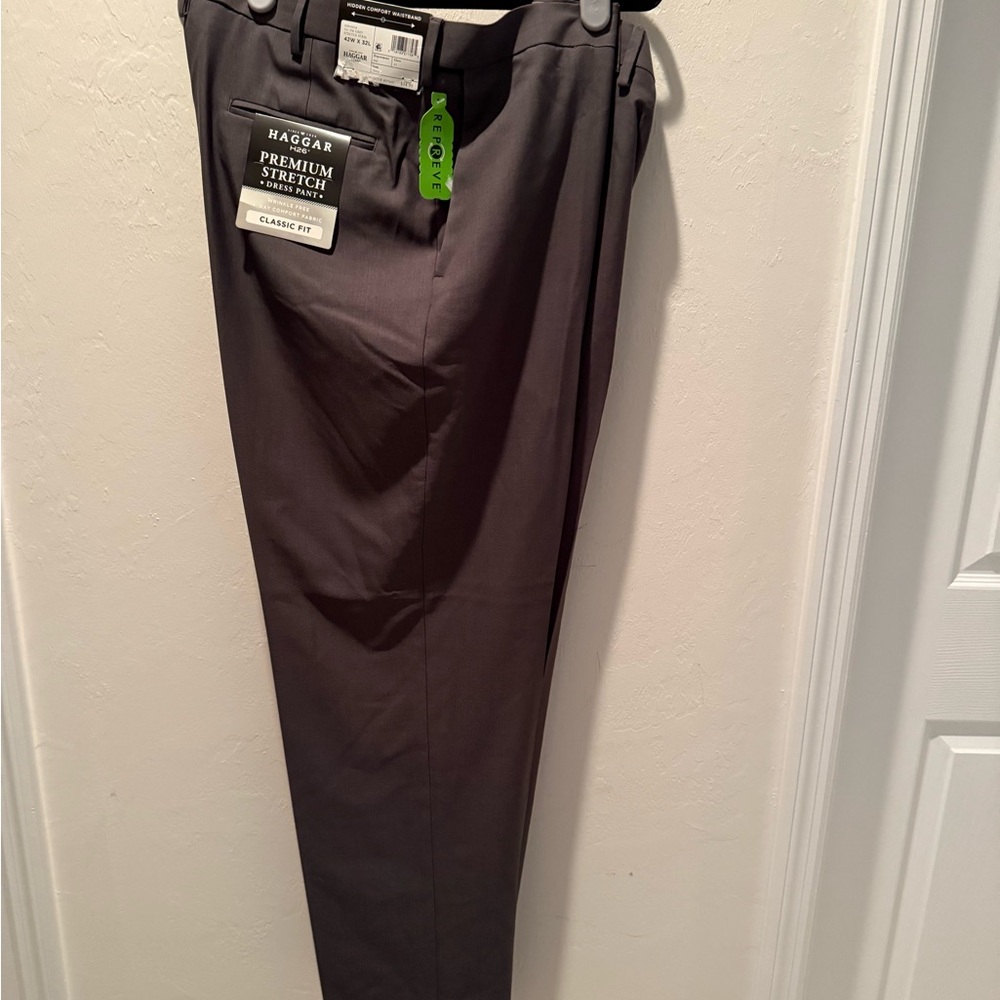 Haggar Men's Gray Premium Stretch Pants -Size 42 X 32- NWT